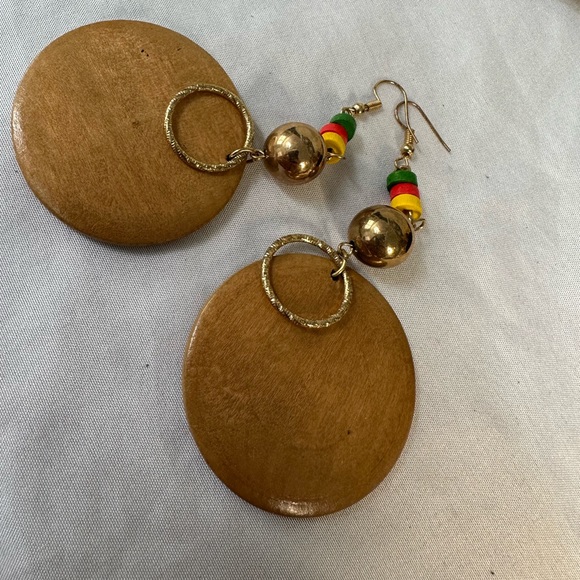 Long and large wooden disc earrings - Picture 5 of 5